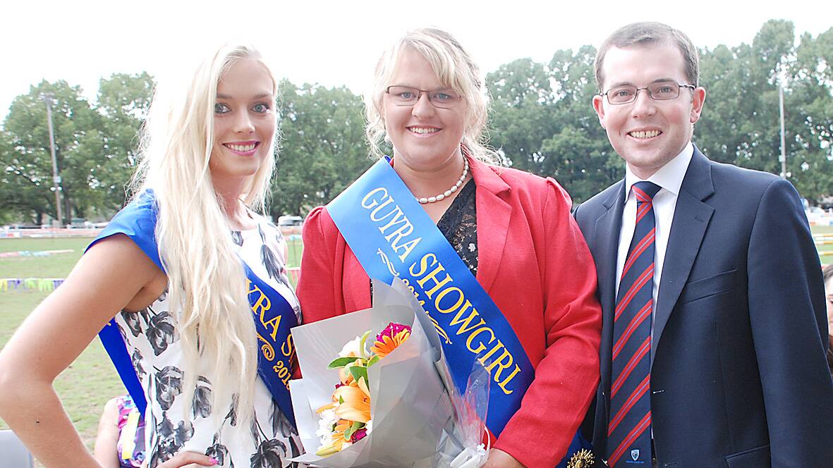 2014 Guyra Showgirl Jess Grills with last year’s winner Courtney Ross and Member for Northern Tablelands Adam Marshall