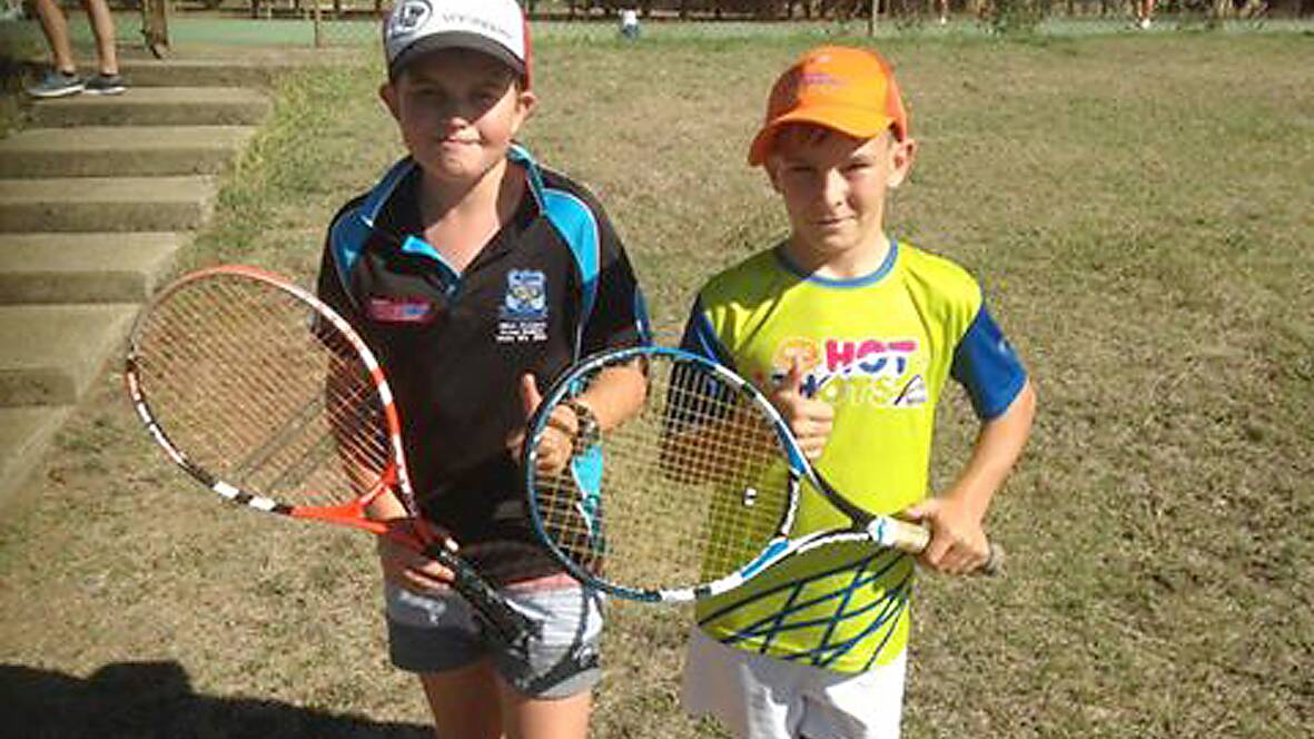 Wins for junior tennis players