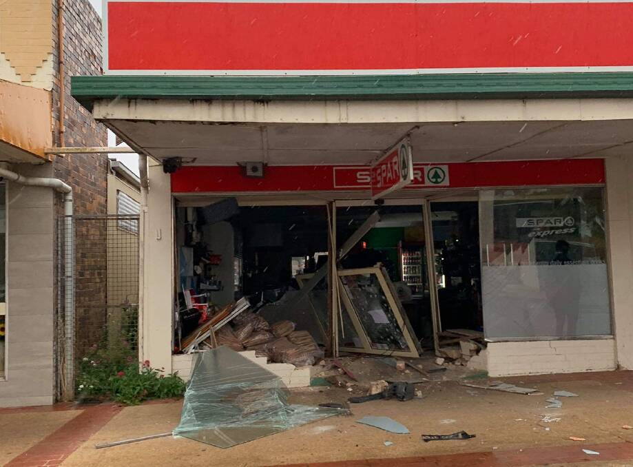 Targeted hit: The Guyra supermarket after Sunday morning's ram raid. Photo: Josephine Cruickshank