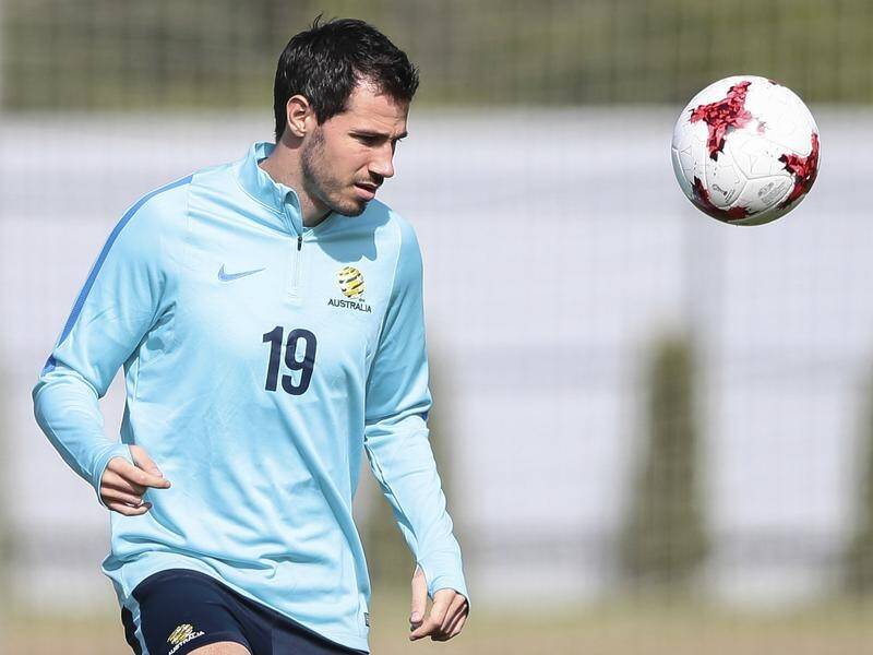 Former Socceroo Ryan McGowan has linked with Sydney FC.